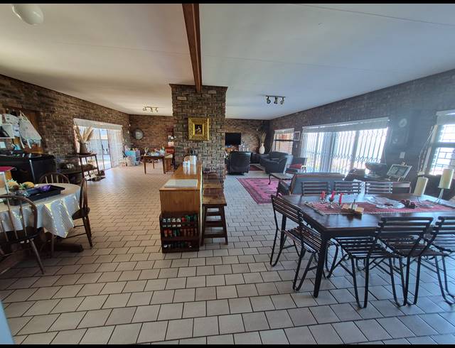 5 BEDROOM HOUSE FOR SALE IN DANA BAY